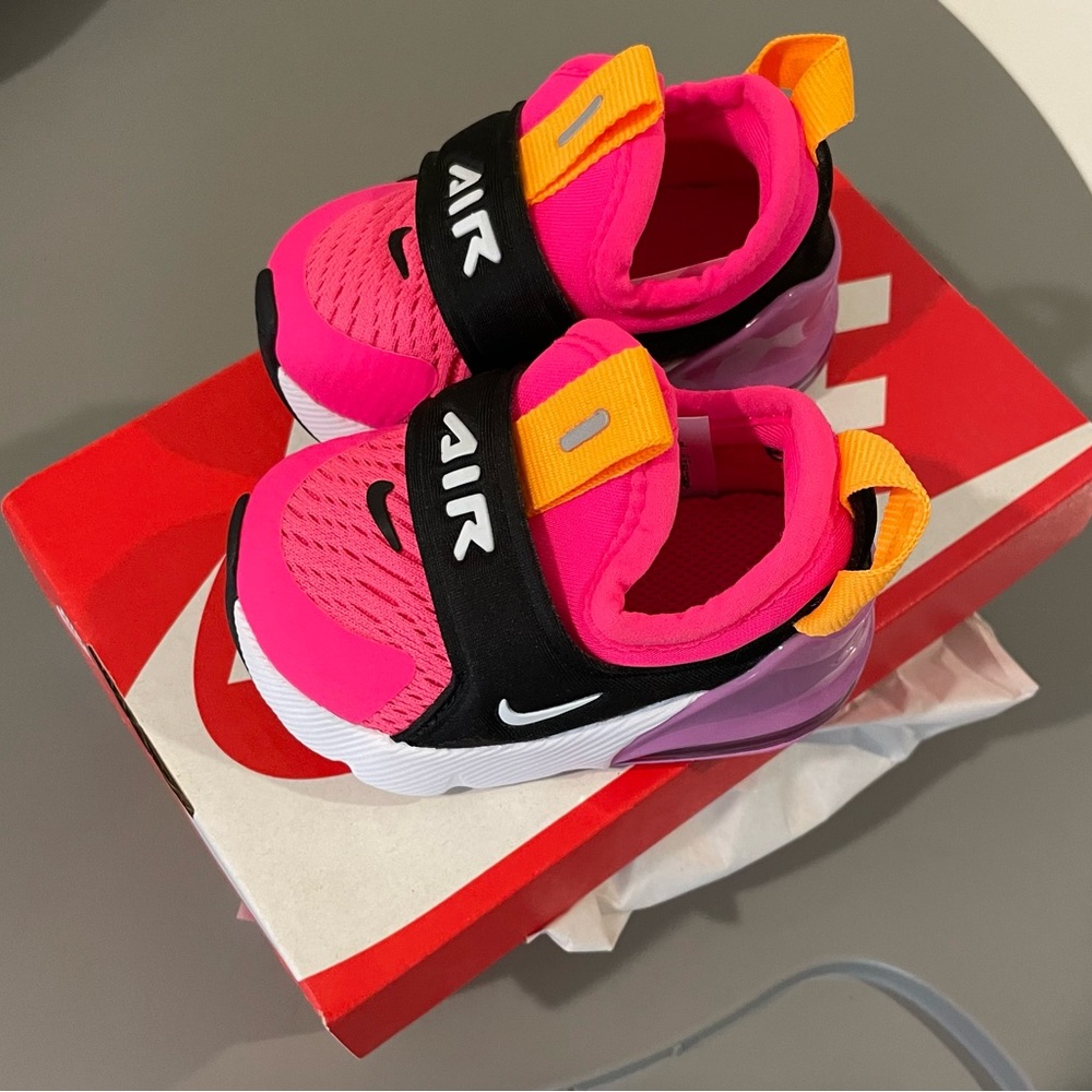 NIB Nike Airmax 270 baby shoes